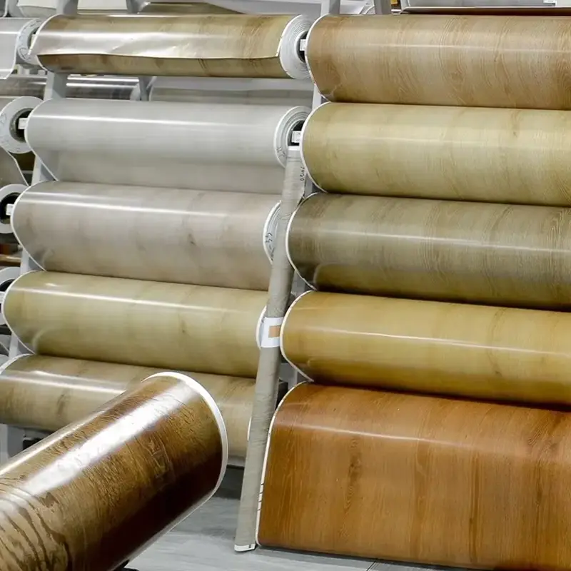 Kolorowe folie dekoracyjne PCV do laminowania podłóg WPC: dlaczego zmieniają reguły gry dla Twojej podłogi